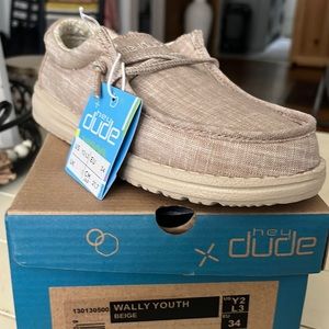 Hey Dude shoes boy size Y2 L3, Y3 L4
